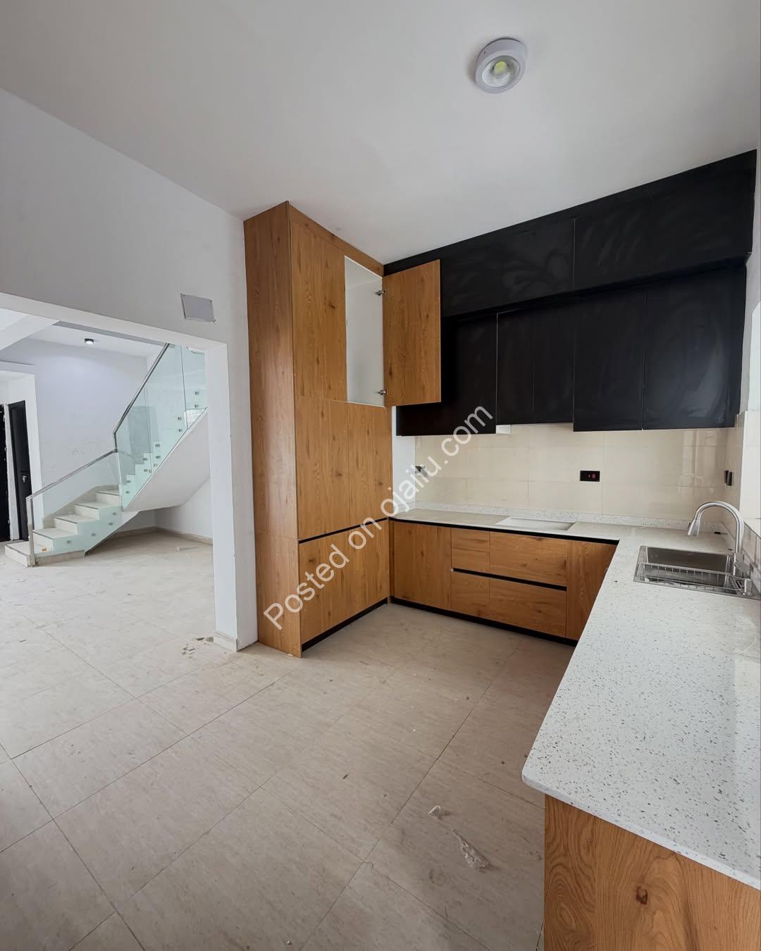 Elevator Maisonette: En-Suite Luxury in Lekki