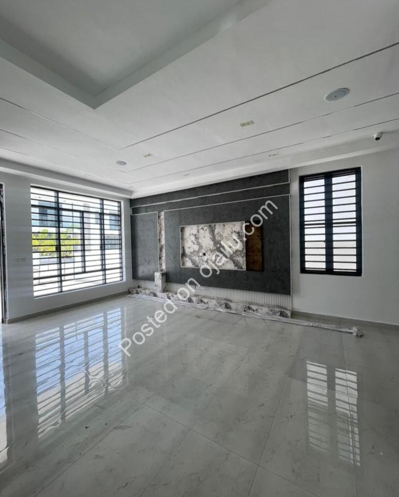 Modern Elegance: 4-Bed Duplex in Orchid Lekki
