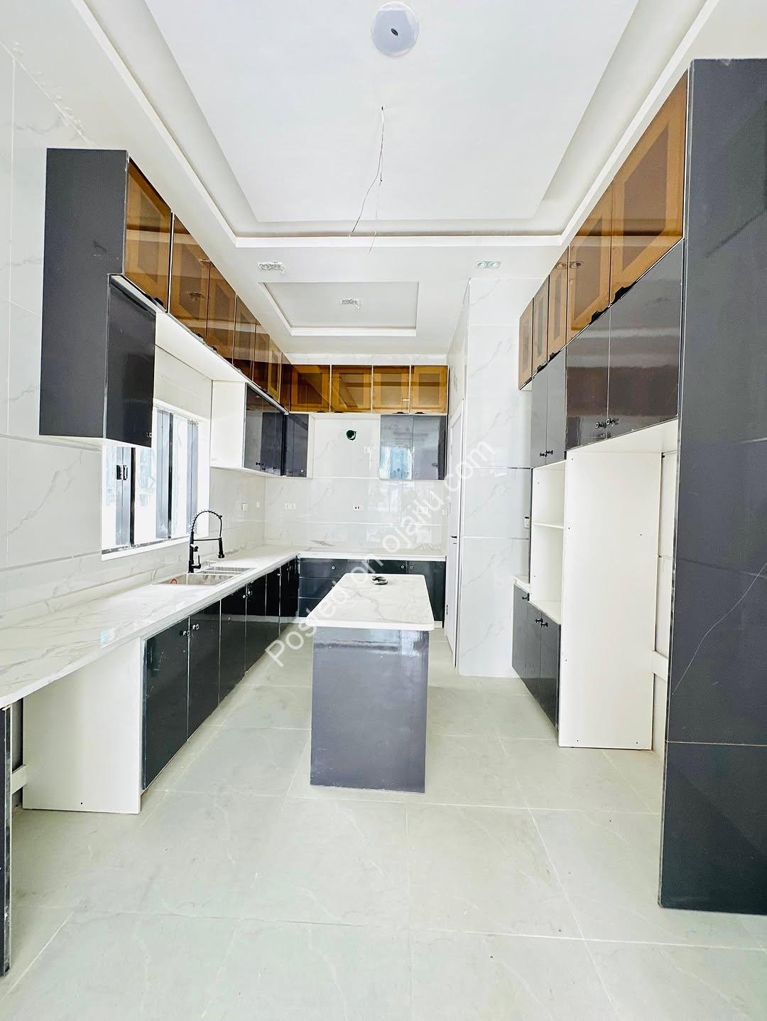 Chevron Smart Home: 4-Bed Fully Automated with Pool
