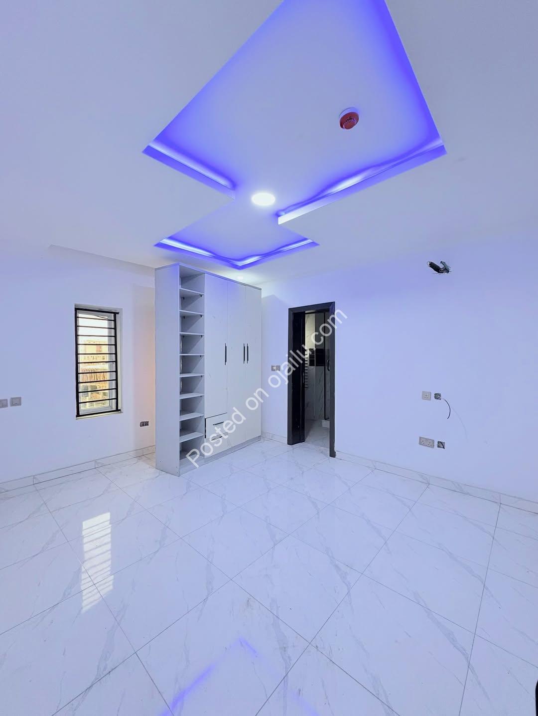 Ikate’s Finest: New 2BR with Pool & Gym