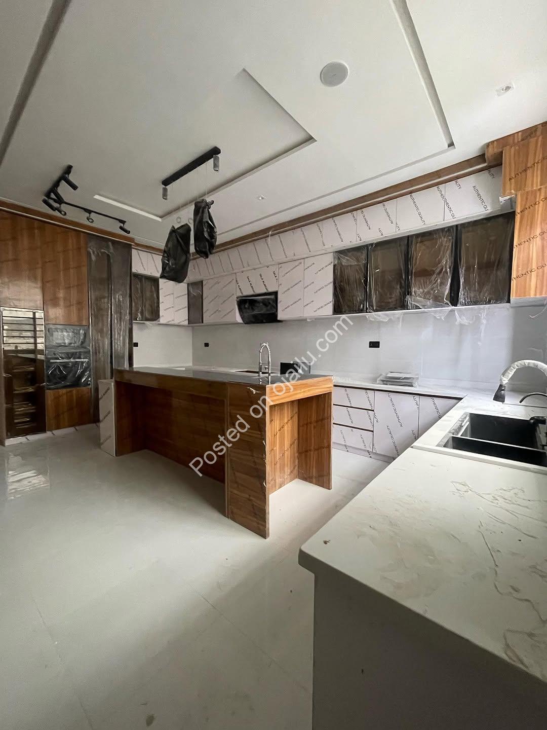 Your Private Resort Awaits: 5BR Duplex with Cinema & Pool