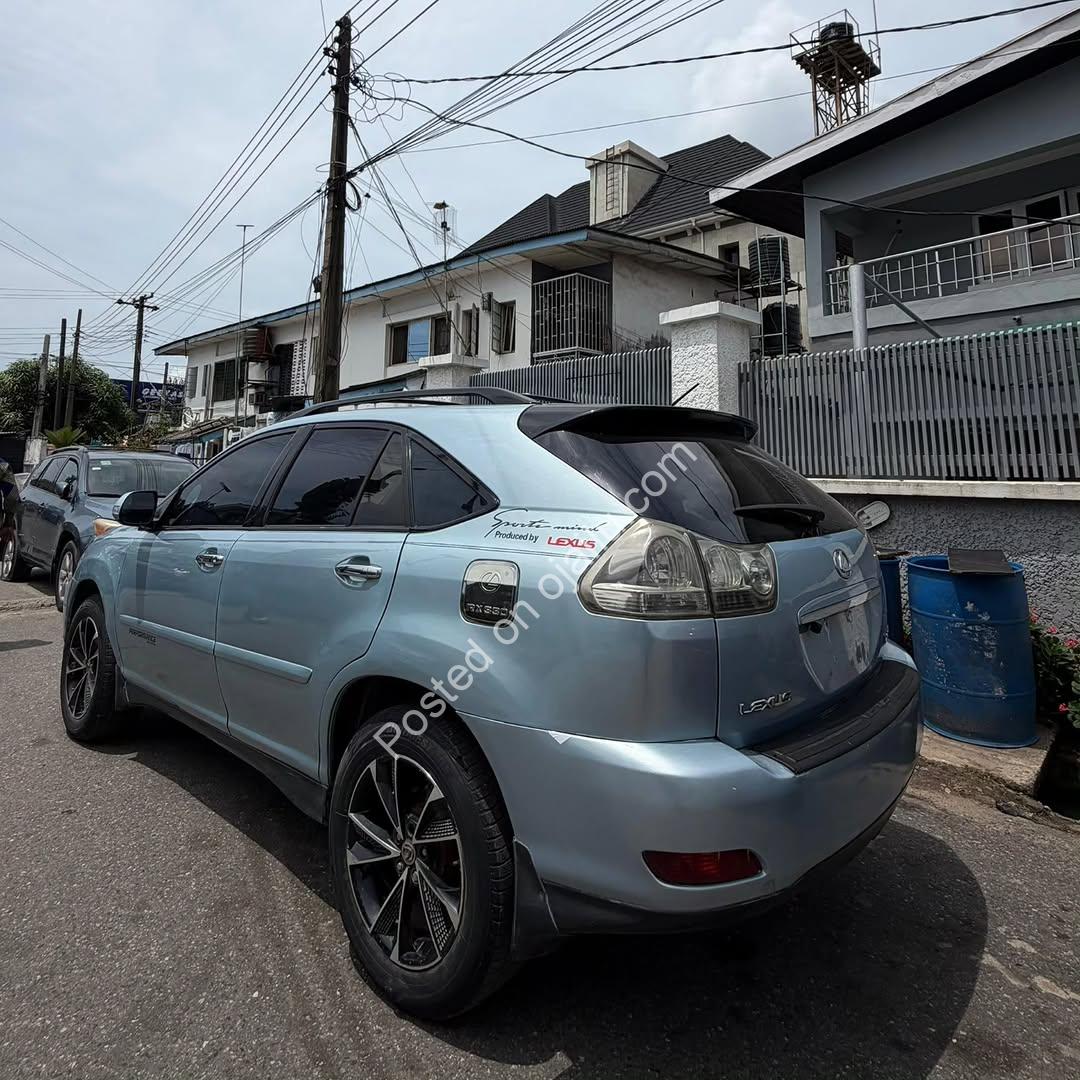 Own Lexus Luxury for Just 8.6M – Spotless RX330!