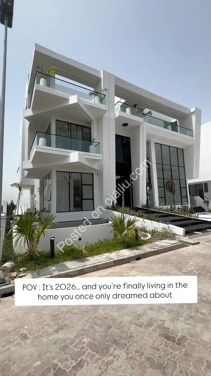 ₦1.55B Estate with Pool, Cinema & Elevator
