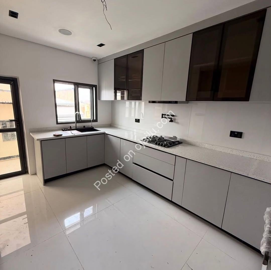 Smart 3-Bed Haven with Alexa & BQ in Jahi