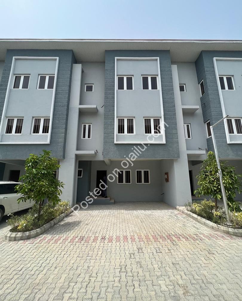 Spacious 3-Bedroom Duplex with BQ in Prime Lekki