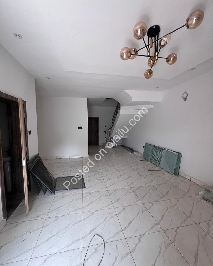 Lekki’s Finest: 4-Bed Ensuite Haven, 150M