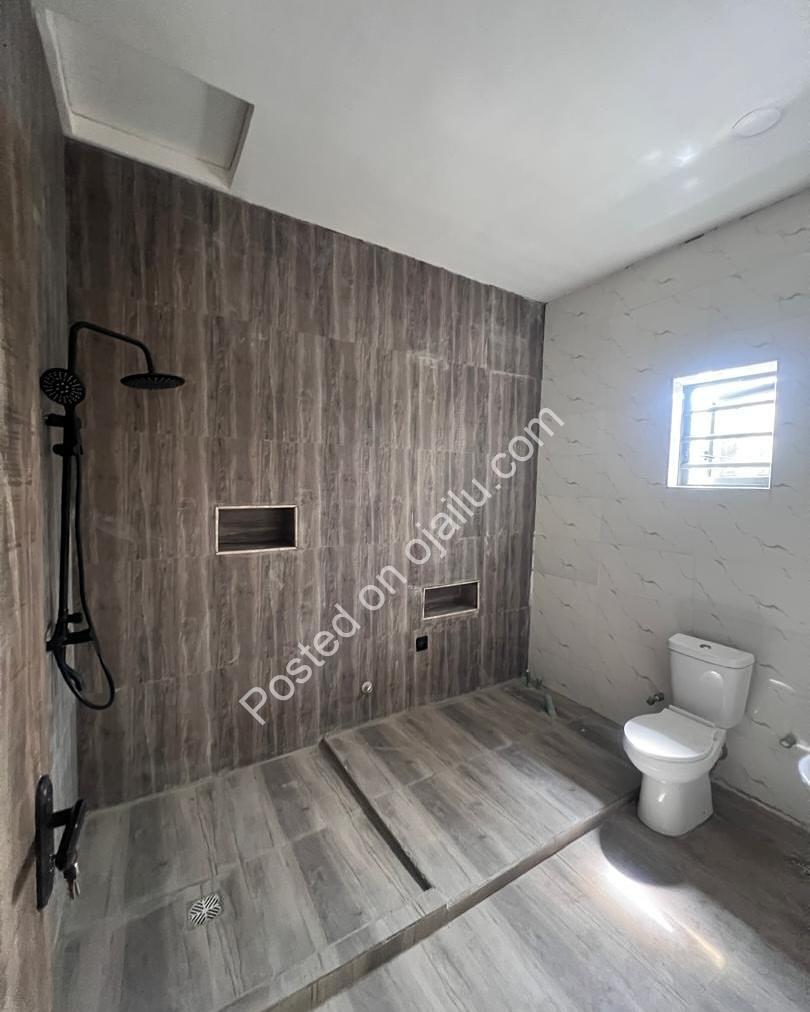 Lekki’s Finest: 4-Bed Ensuite Haven, 150M