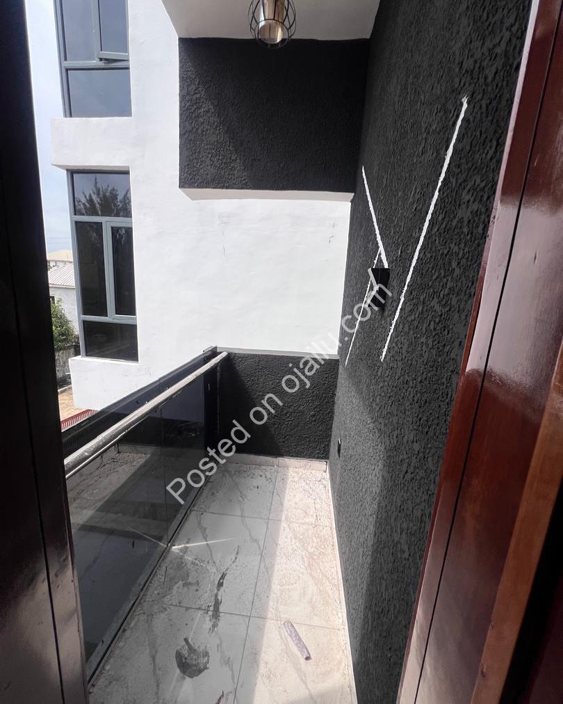 Lekki’s Finest: 4-Bed Ensuite Haven, 150M
