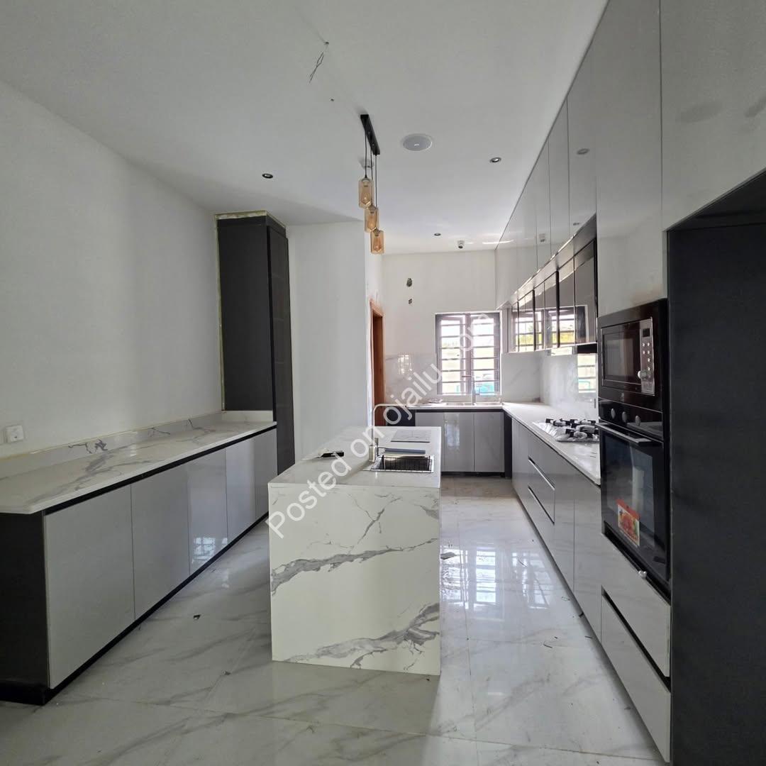 Move-In Ready: 4-Bed Ensuite Duplex with BQ