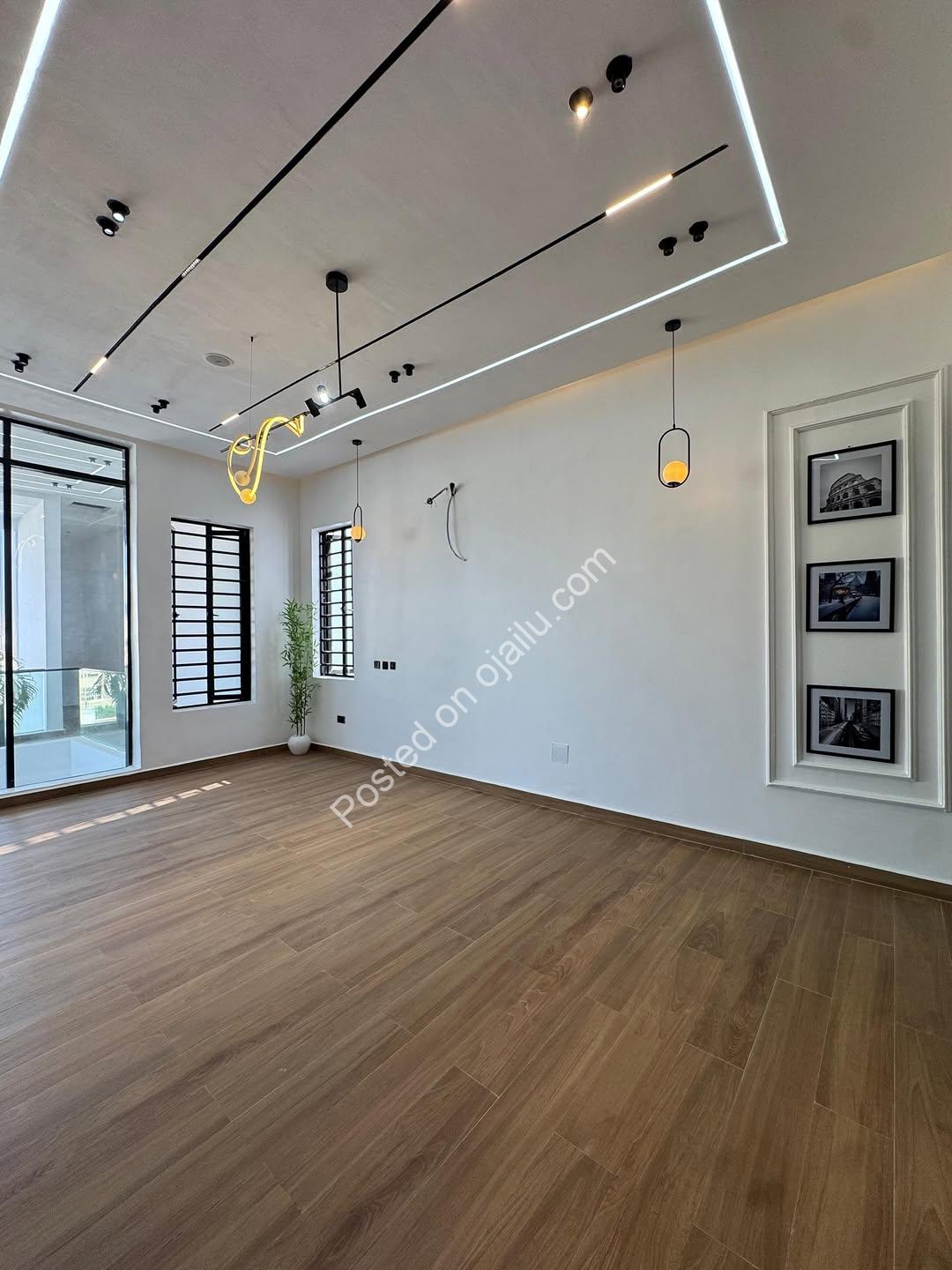 Lekki’s Ultimate 5-Bed Duplex with Pool & Gym