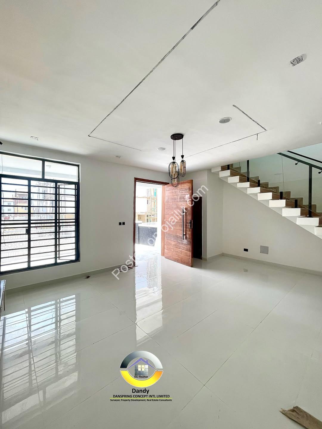 Modern 4-Bed Duplex in Ikota: Luxury Living Awaits