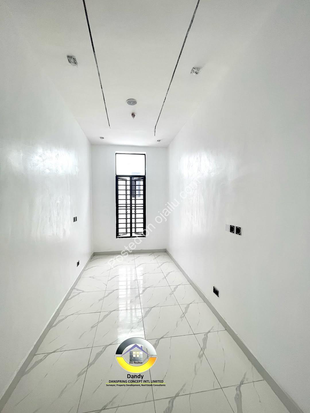 Modern 4-Bed Duplex in Ikota: Luxury Living Awaits