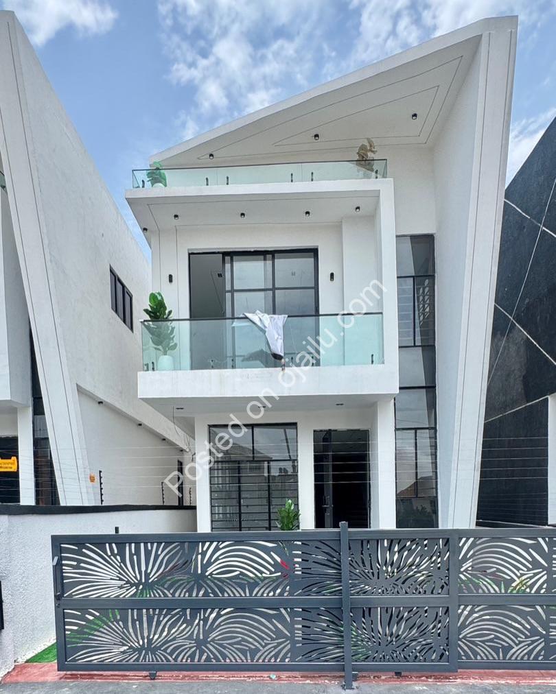 Opulent 4-Bed Duplex with Pool in Gated Ikota Estate
