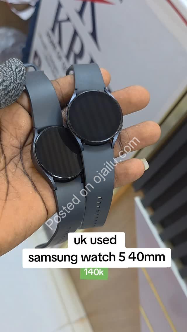 Sleek UK Samsung Watch 5: Smart Luxury, Unbeatable Price