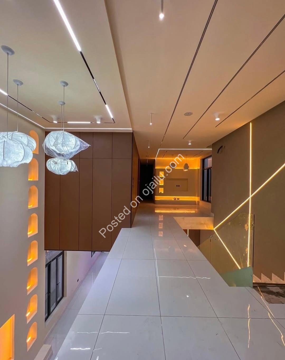 5-Bed Duplex in Lekki: Pool, Jacuzzi, 40% ROI
