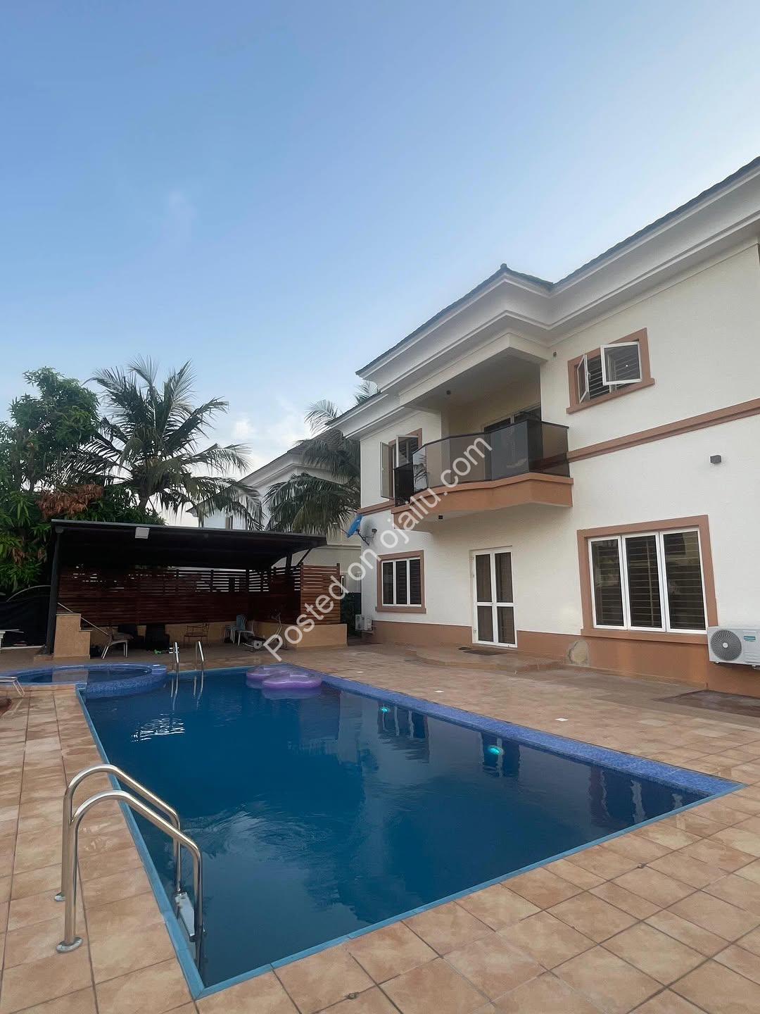 Stunning 5-Bed Mansion with Pool & Smart Home in Chevron