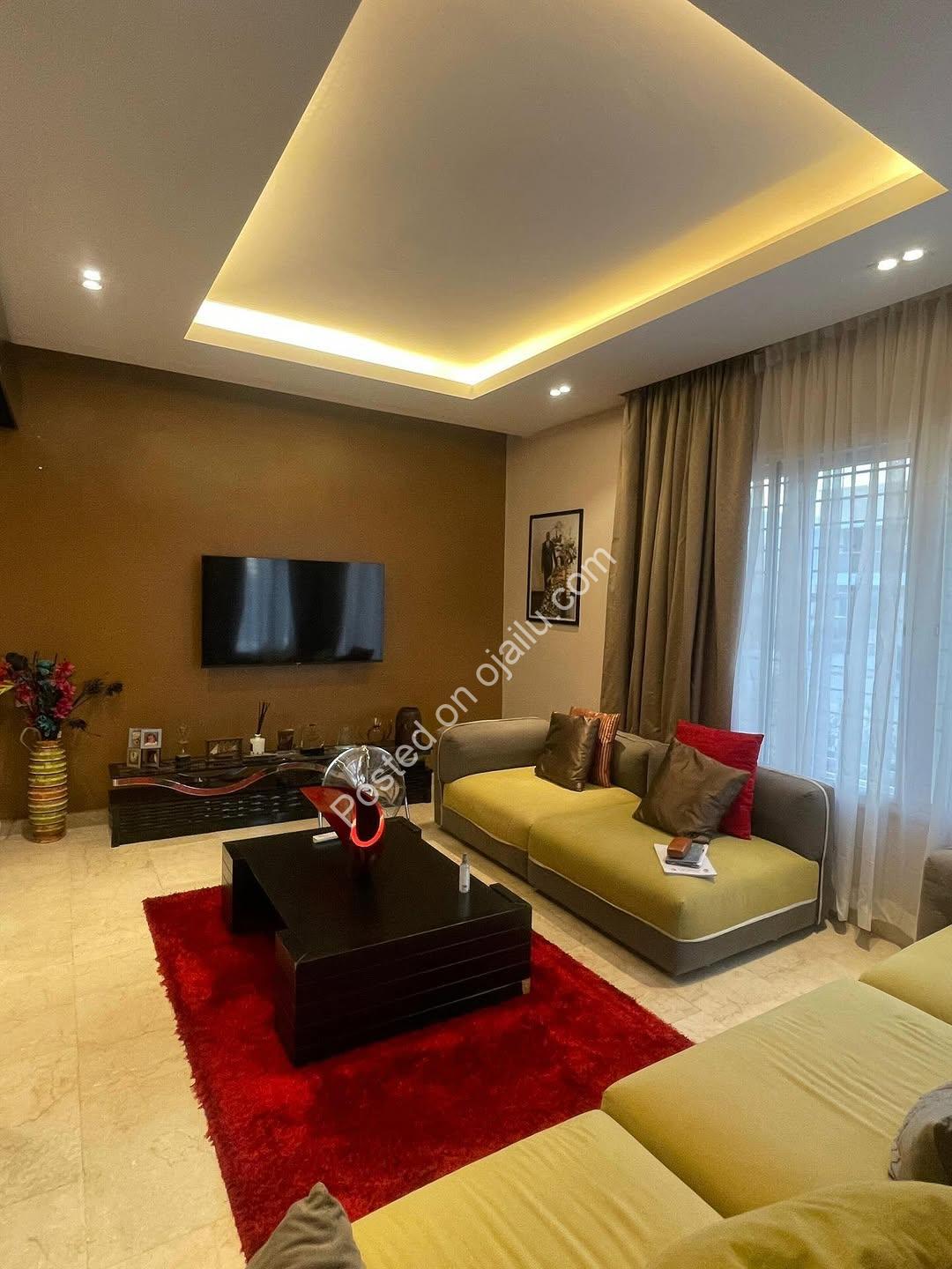 Stunning 5-Bed Mansion with Pool & Smart Home in Chevron