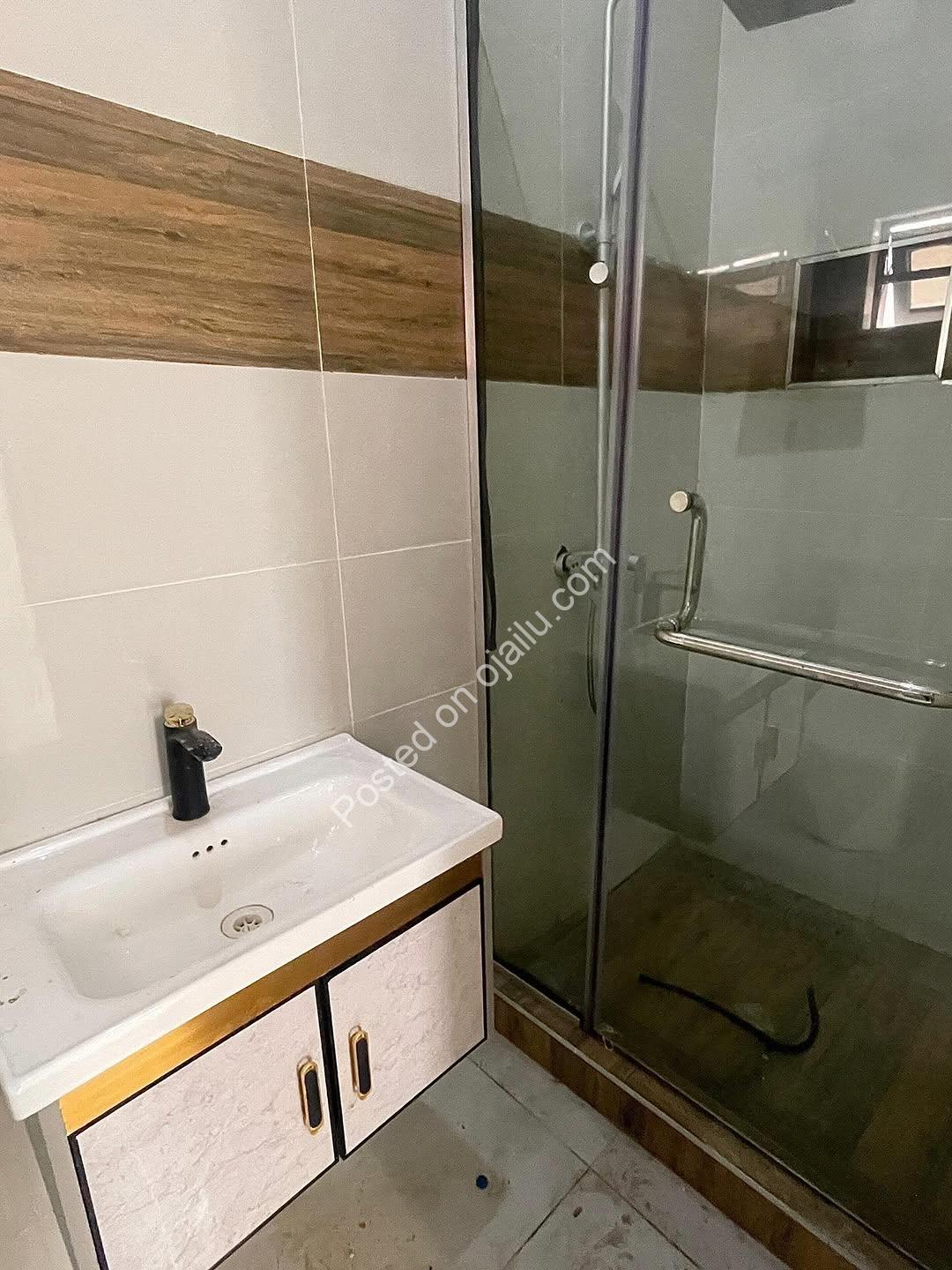 Inverter-Powered Luxury 1BR in Secure Chevron Estate