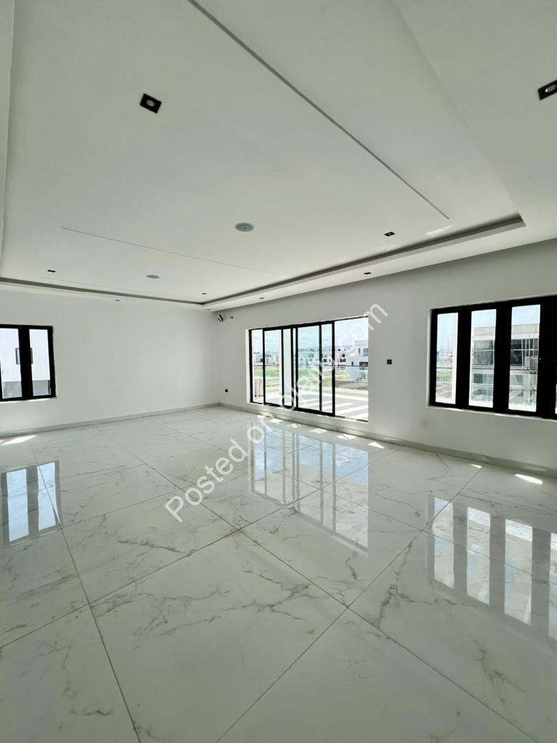 Cinema, Gym & Rooftop Oasis in Ikate