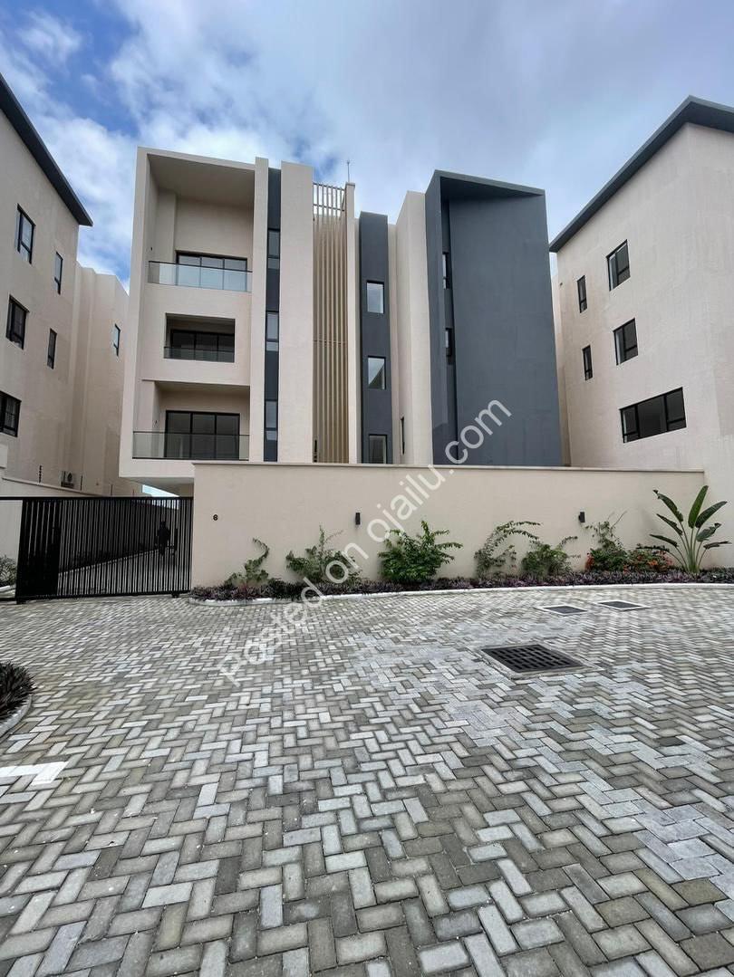 Ikoyi 7-Bed Cinema Home with Pool & BQ