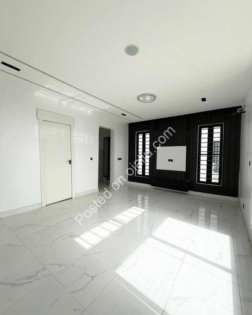 Chevron Haven: Understated Elegance, Unmatched Comfort