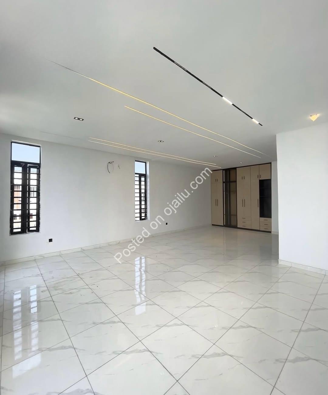 Invest ₦15M Monthly: Ikota 4-Bed with Pool & Jacuzzi
