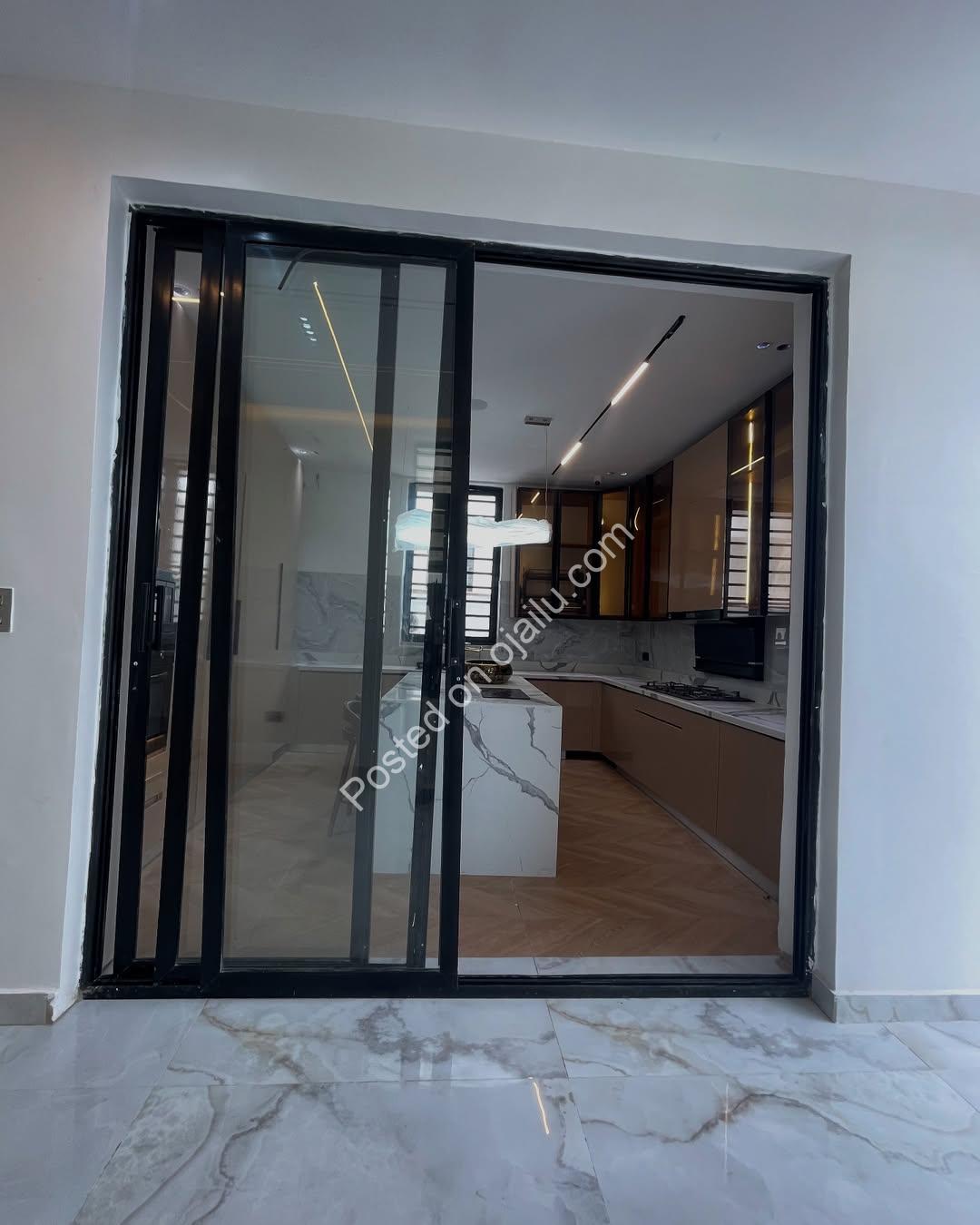 Private Cinema, Pool & Rooftop Terrace Await You
