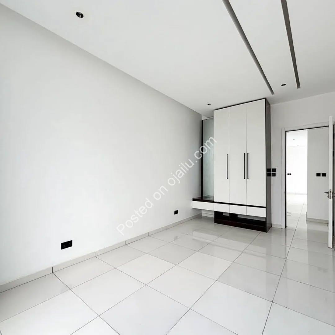 New 2BR in Oniru VI for ₦20M – Move-In Ready!