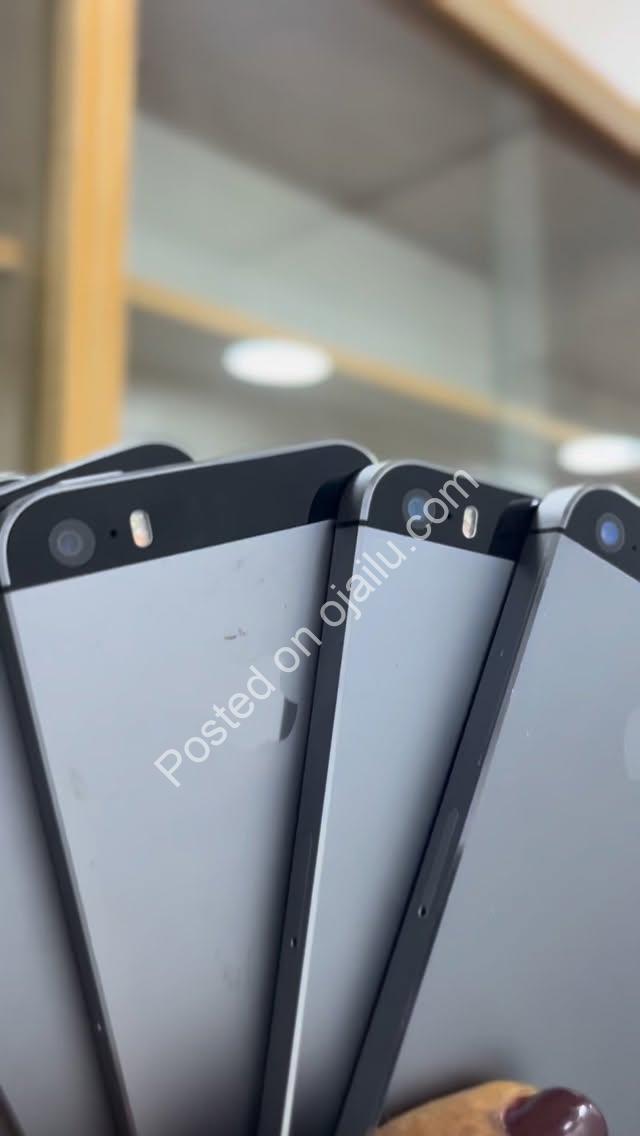 5S Wi-Fi Power: Pristine, 100% Battery!