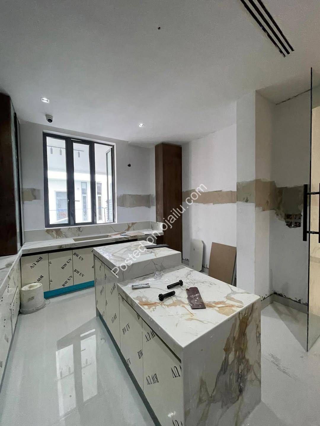 5 Bed Semi-Detached Duplex: Cinema, Gym & Pool Included