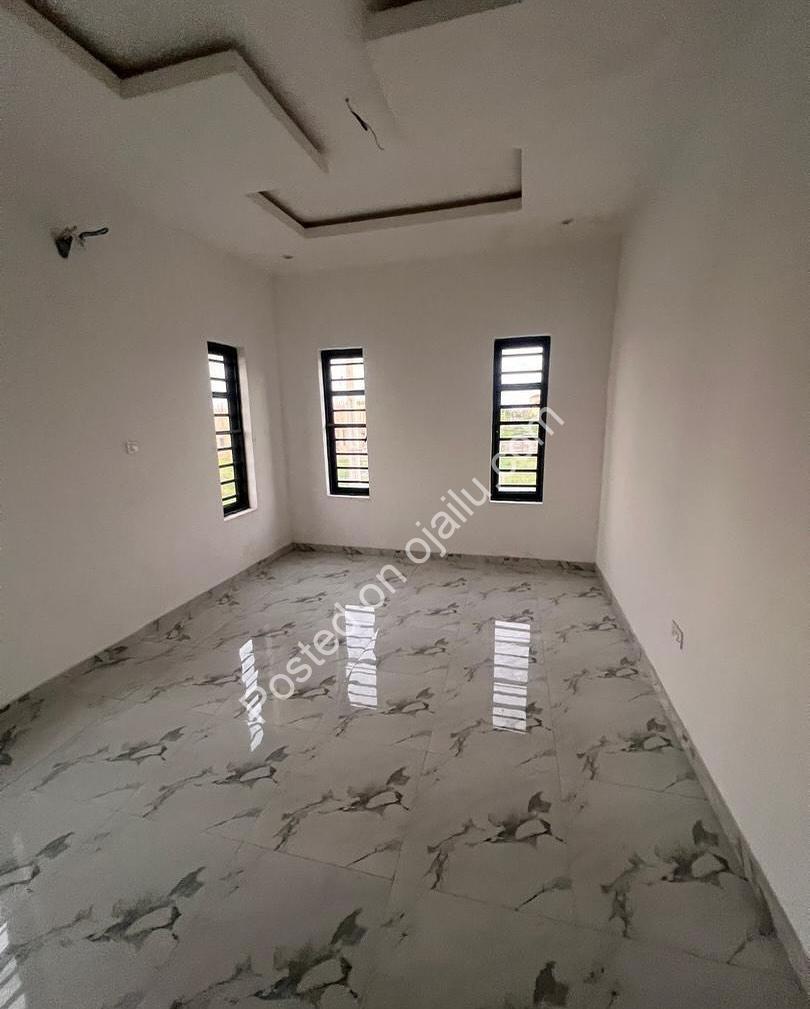 Modern Semi-Detached Duplex, Prime Ajah Location