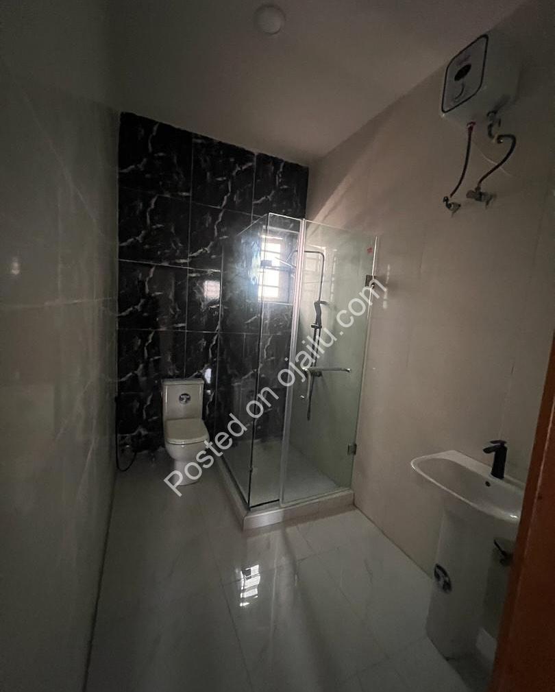 Spacious 1-Bed En-suite in Lekki for N60M
