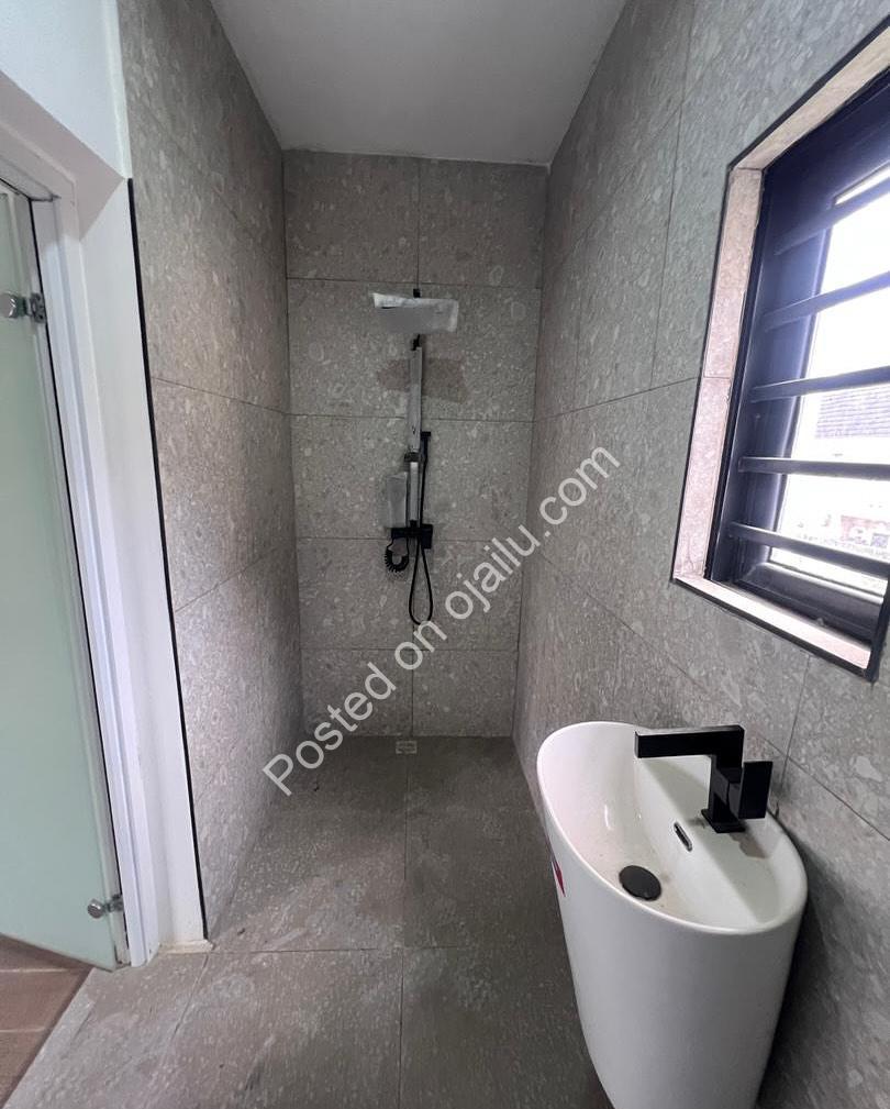 Ensuite Elegance: 2-Bed Gem in Agungi, Lekki