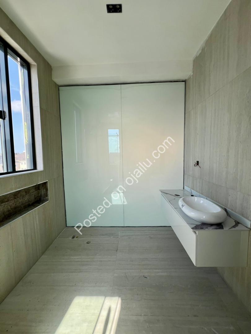 Lekki’s Ultimate Smart Estate: Cinema, Pool & Rooftop Views
