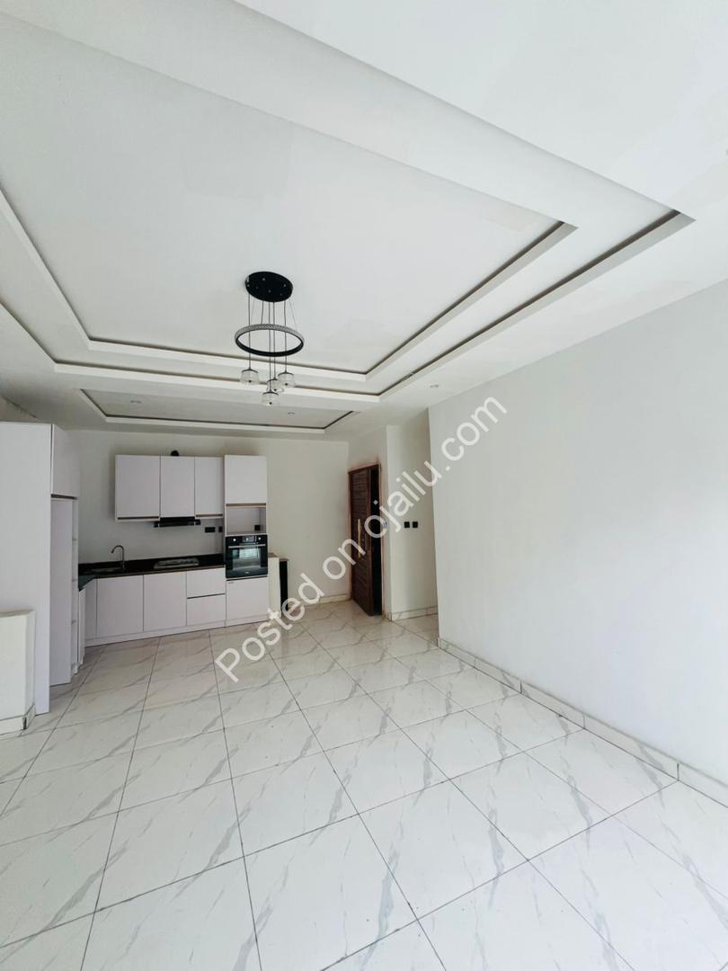 Elite Ikate Living: 2BR with Pool & Gym
