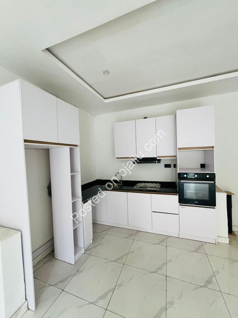 Elite Ikate Living: 2BR with Pool & Gym