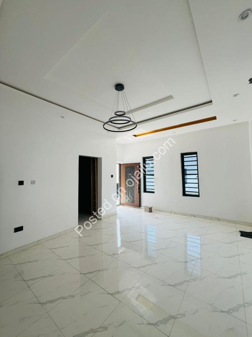 Your Private Ikota Oasis: 4 Ensuite Bedrooms