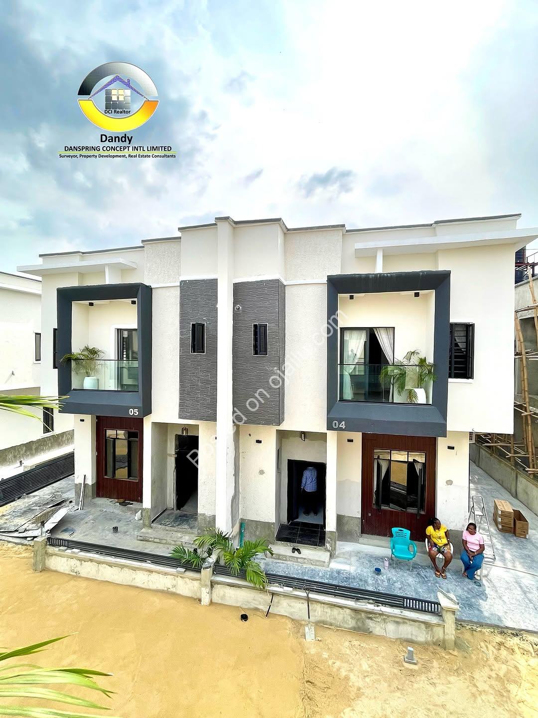 Modern 3BR Duplex with Bluetooth Sound System