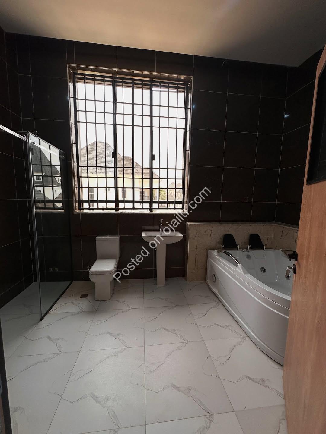 Gwarinpa’s Finest: 7-Bed Smart Home + Pool & BQ