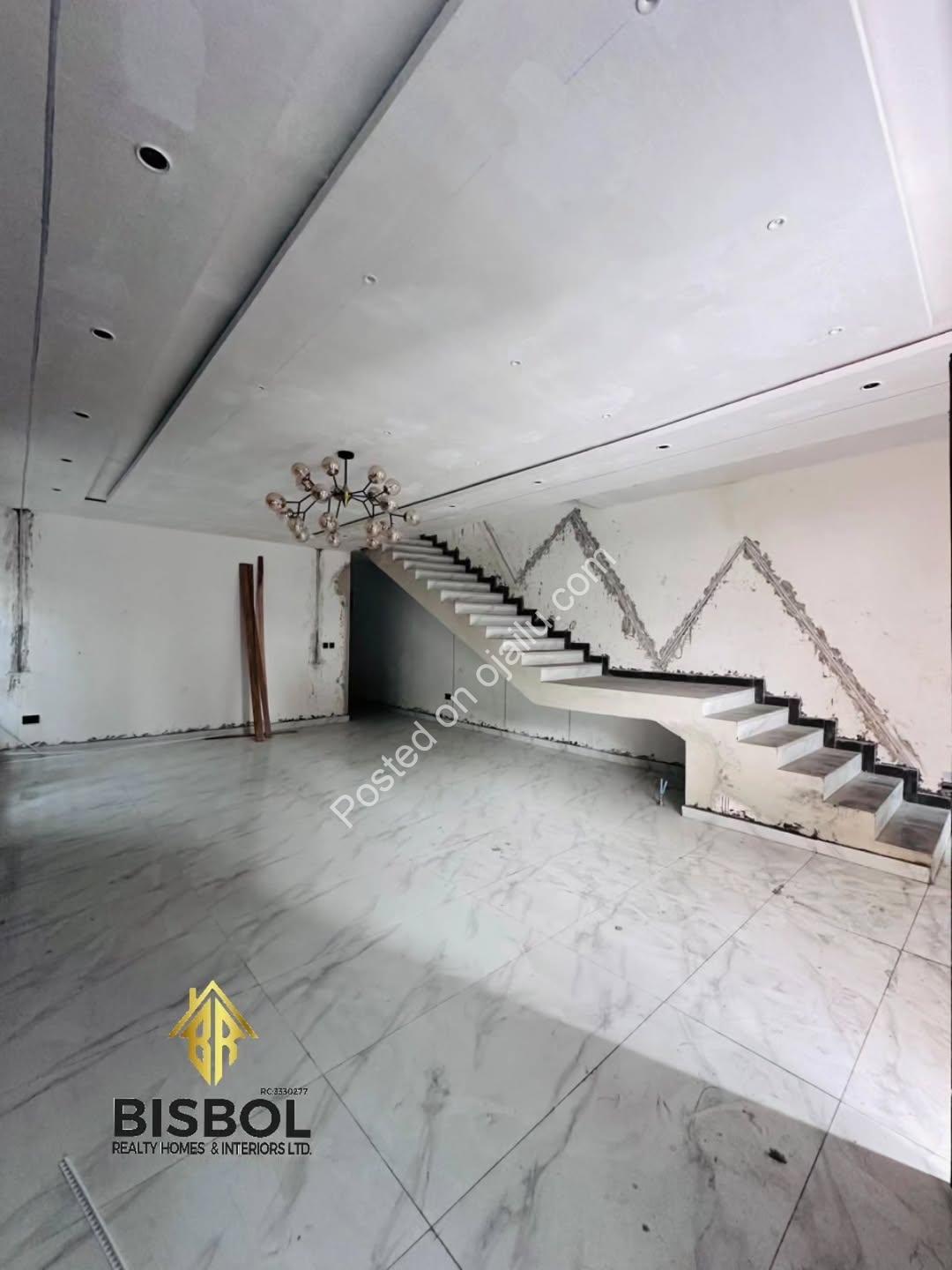 Jumbo 4-Bed Semi-Detached Duplex – Move-In Ready!