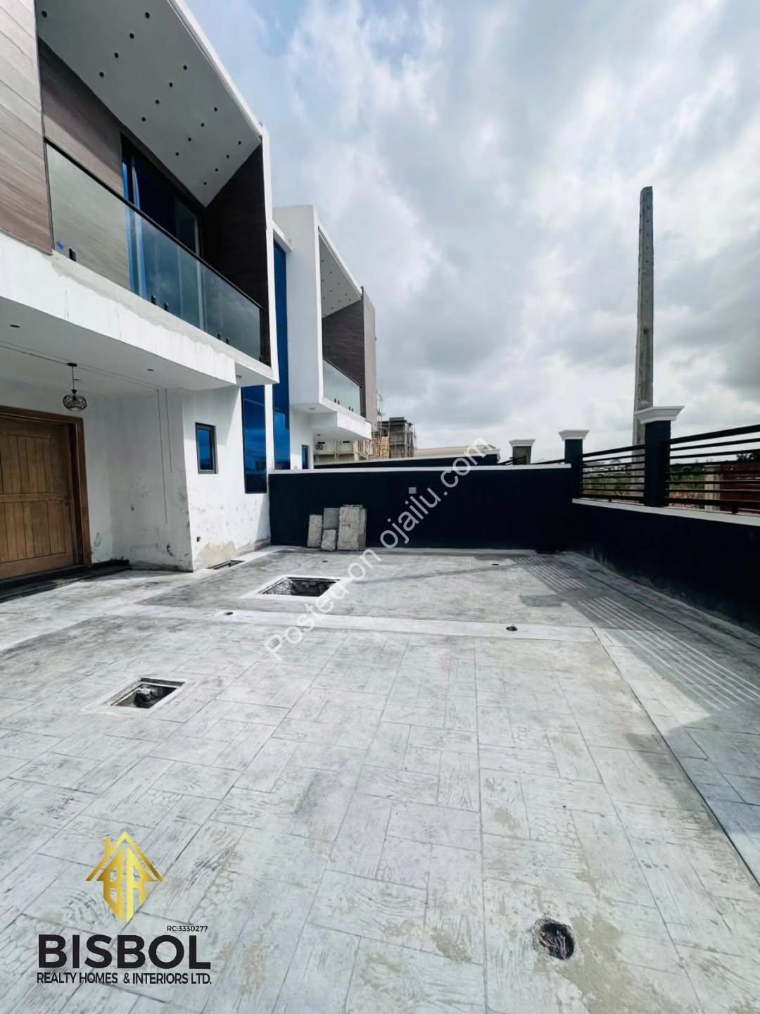 Jumbo 4-Bed Semi-Detached Duplex – Move-In Ready!