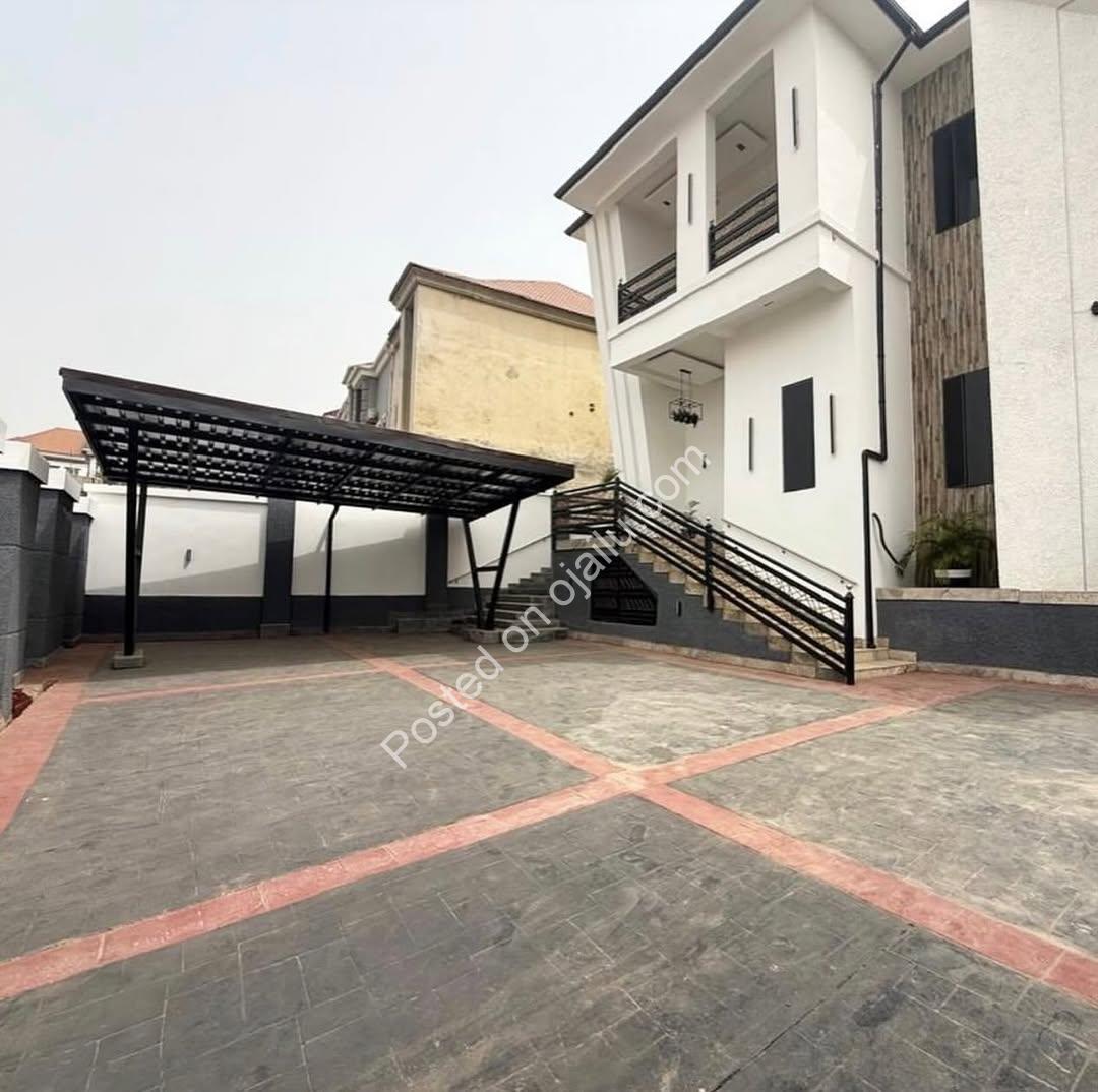Asokoro Dream: 5-Bed Duplex + BQ, 900M