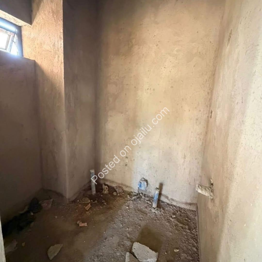 3-Bed En-Suite Apartments+BQ on Tarred Road | Kaura District