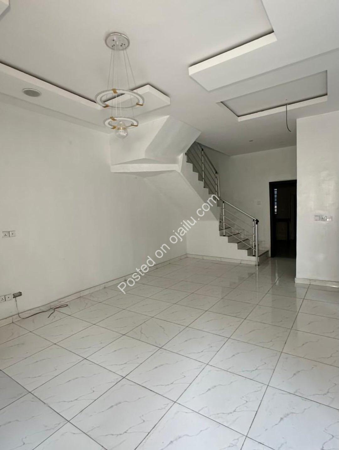 Interlocking Street Gem: 4-Bed Duplex with BQ