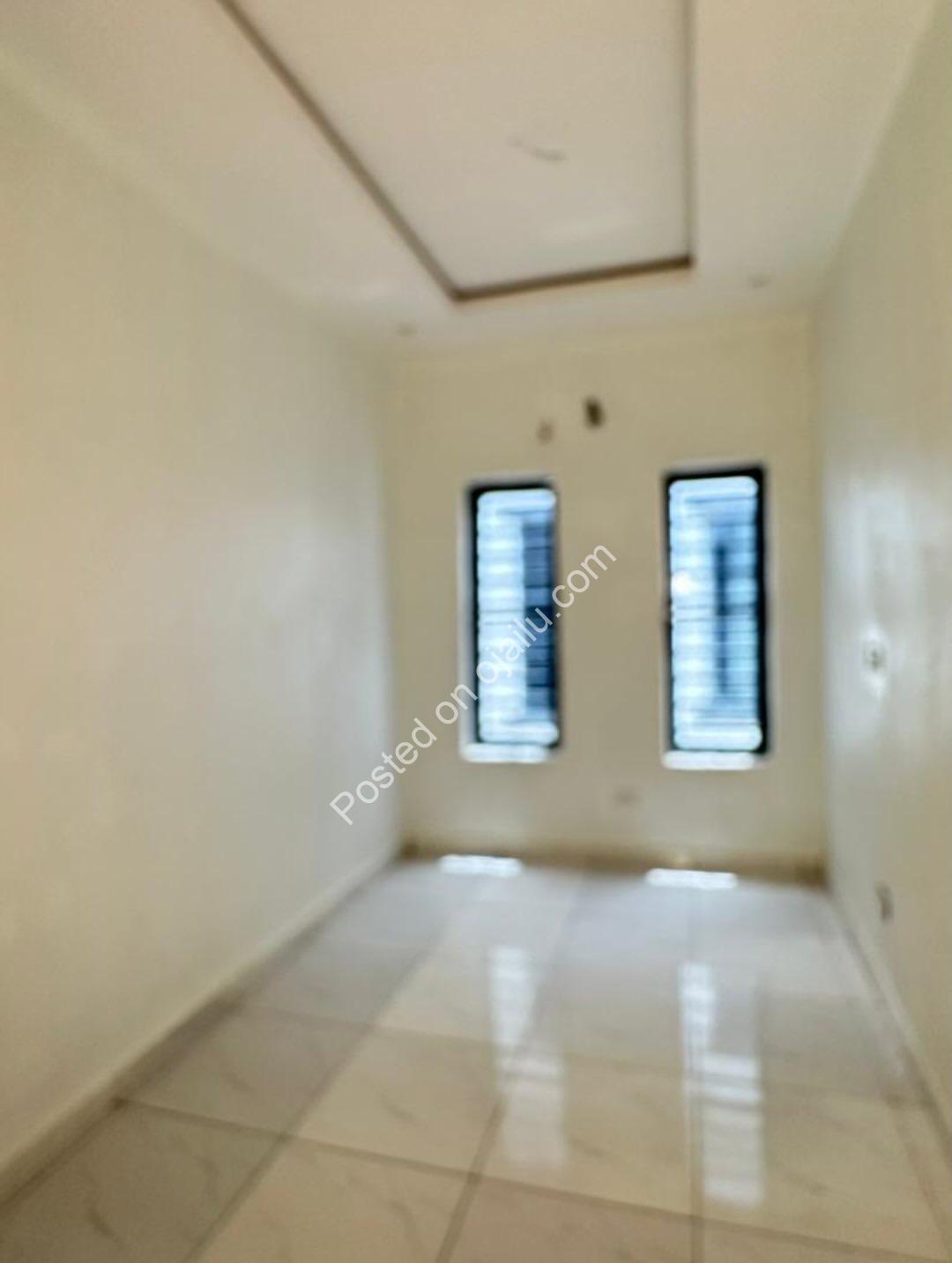 Interlocking Street Gem: 4-Bed Duplex with BQ