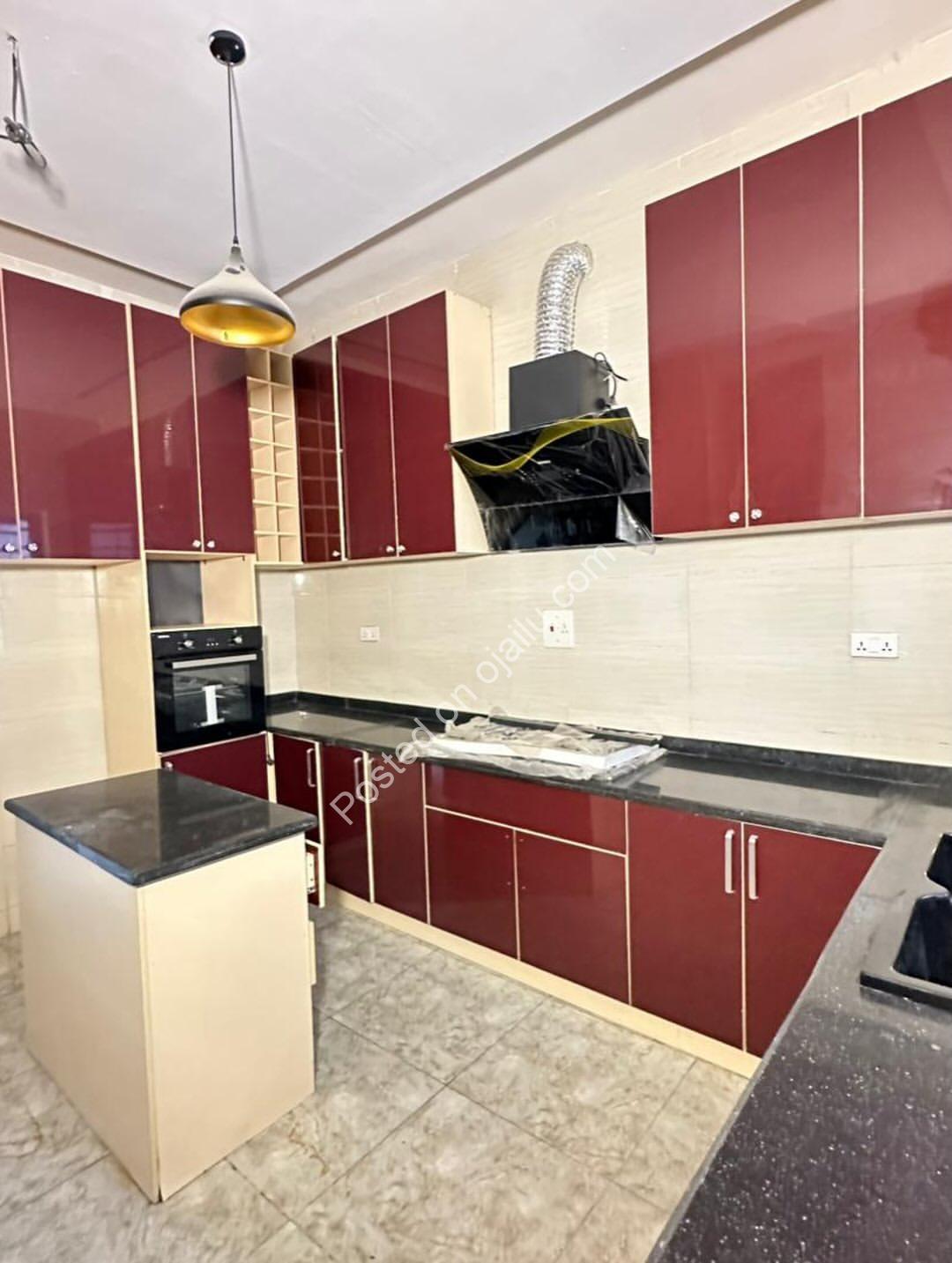 Interlocking Street Gem: 4-Bed Duplex with BQ