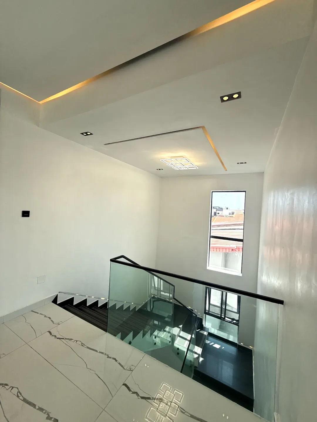 NEW! 5BR Lekki Phase 1 Mansion with Pool, Cinema & Gym