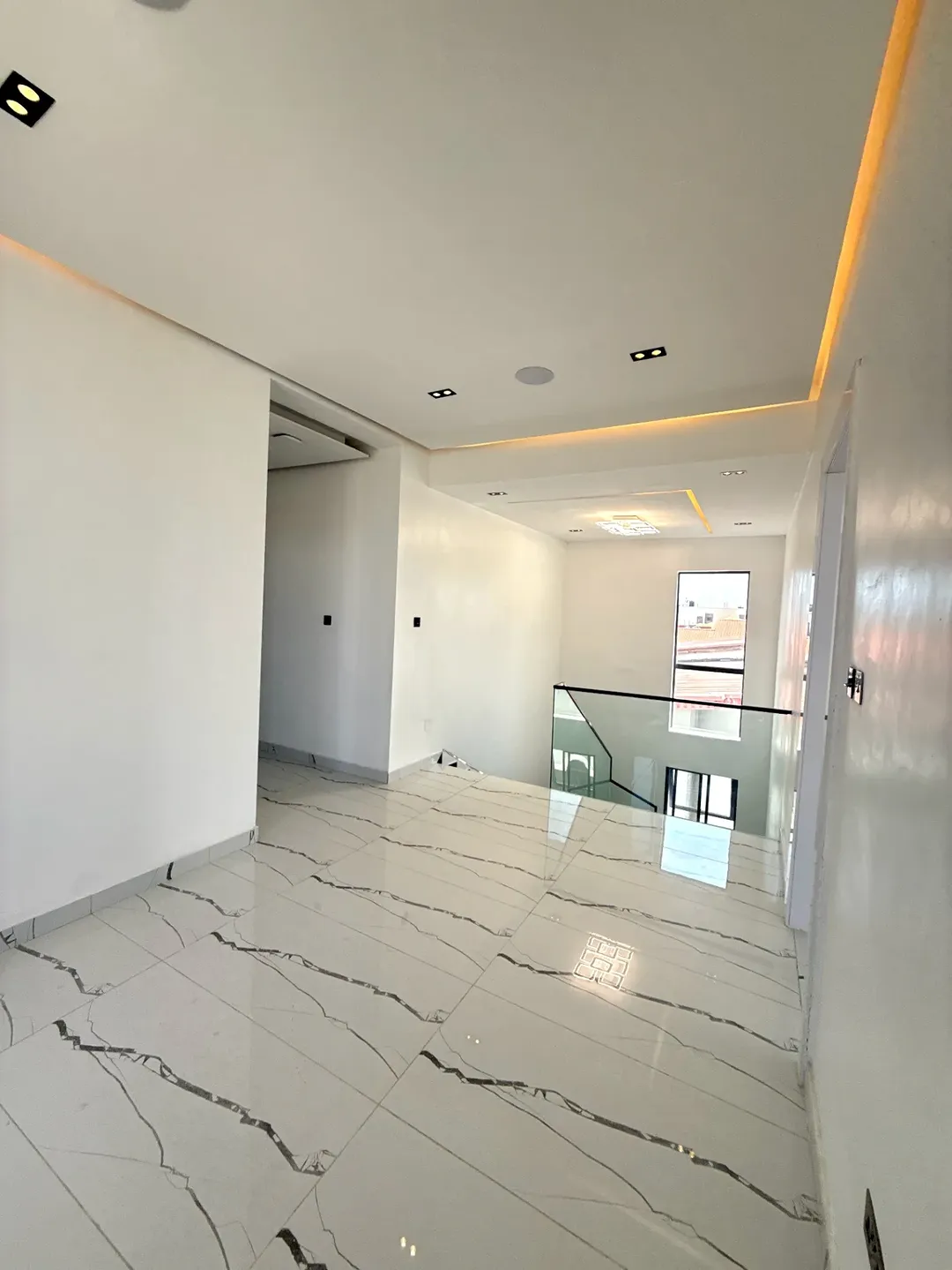 NEW! 5BR Lekki Phase 1 Mansion with Pool, Cinema & Gym
