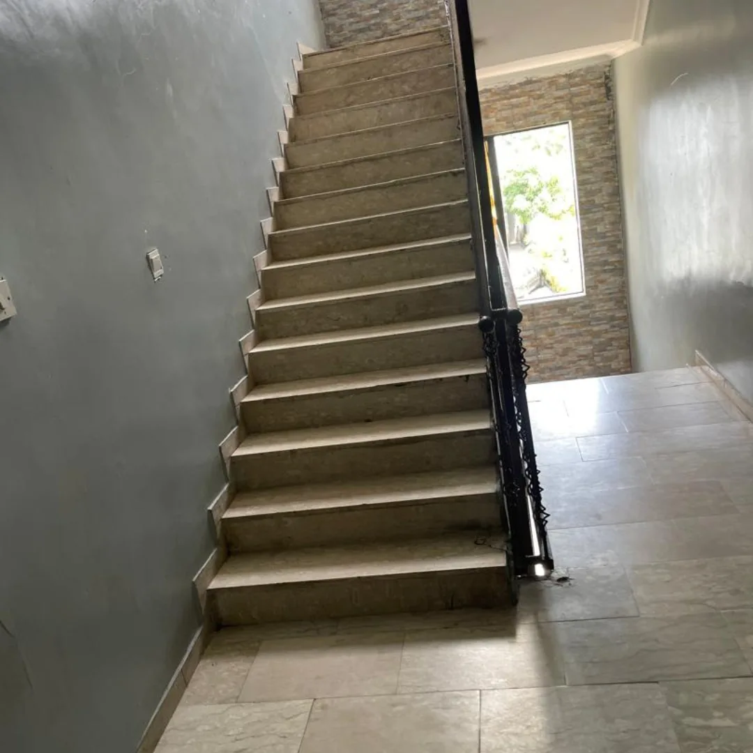 Riverside Elegance: Serviced 3-Bed + BQ with Jetty