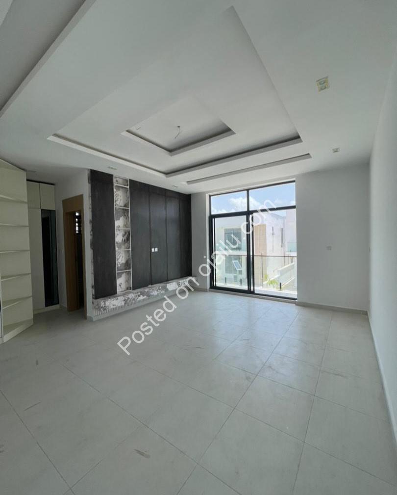 Modern Elegance: 4-Bed Duplex in Orchid Lekki